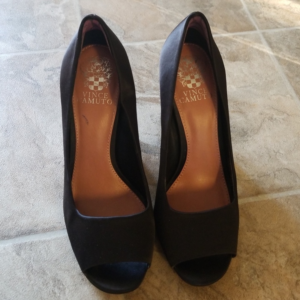 Vince camuto heals